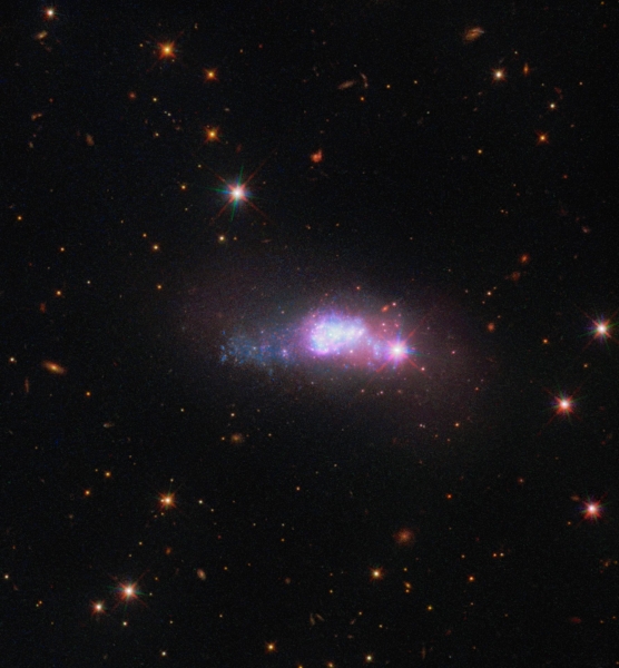   "Хаббл" обнаружил одинокую галактику ESO 338-4 