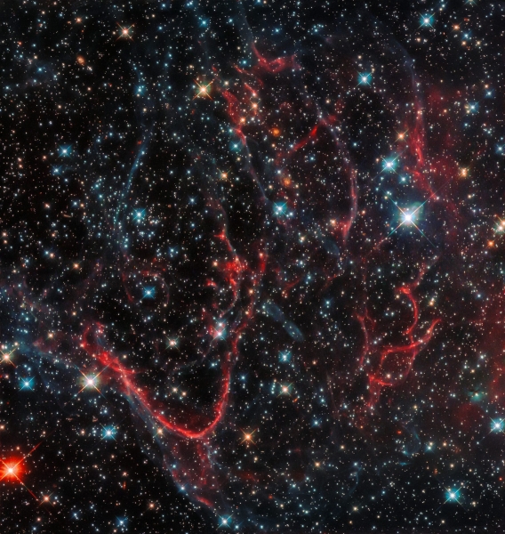  “Хаббл” запечатлел остаток сверхновой SNR 0454-67.2 